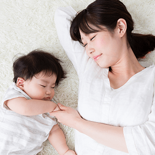 Tìm hiểu cách giấc ngủ của trẻ ảnh hưởng đến sức khỏe và sự phát triển.