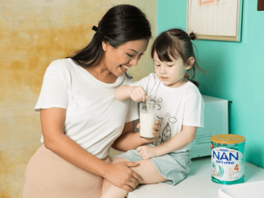 Hình minh họa cách đọc cân nặng cho bé 5-10 tuổi