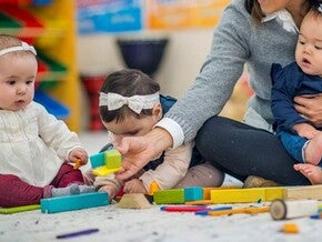 Gợi ý chăm sóc trẻ và dạy con ngoan 