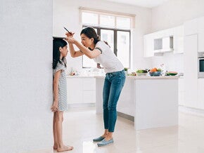 Giúp bé tăng trưởng chiều cao 