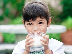 Đạm thủy phân trong sữa là gì và lợi ích với sức khỏe của trẻ
