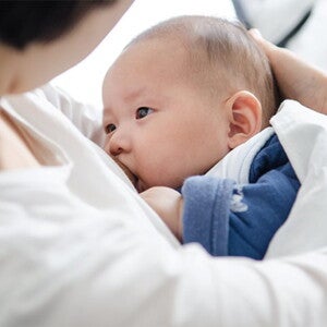 Giải pháp cho khó khăn khi nuôi con bằng sữa mẹ Giải pháp cho khó khăn khi nuôi con bằng sữa mẹ
