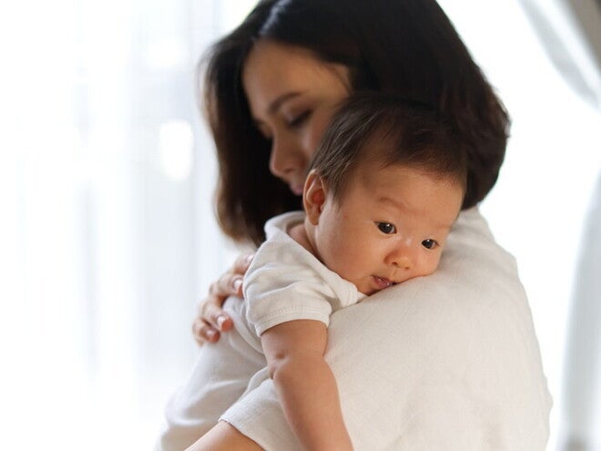Mách mẹ mẹo chữa trẻ sơ sinh bị nấc cụt Mách mẹ mẹo chữa trẻ sơ sinh bị nấc cụt