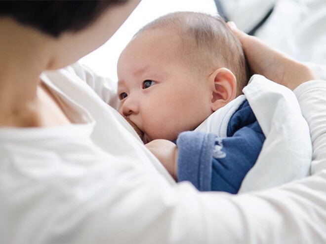 Giải pháp cho khó khăn khi nuôi con bằng sữa mẹ Giải pháp cho khó khăn khi nuôi con bằng sữa mẹ