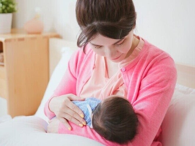 Mách mẹ cách chăm sóc bản thân sau sinh