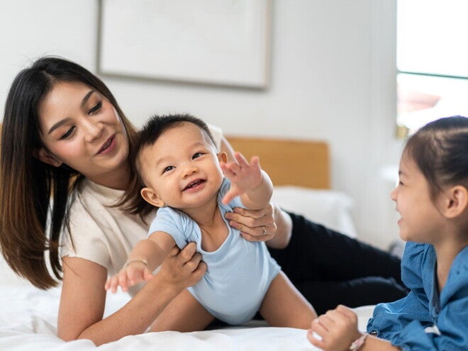 Thời điểm và dấu hiệu trẻ sắp biết bò, trườn Thời điểm và dấu hiệu trẻ sắp biết bò, trườn
